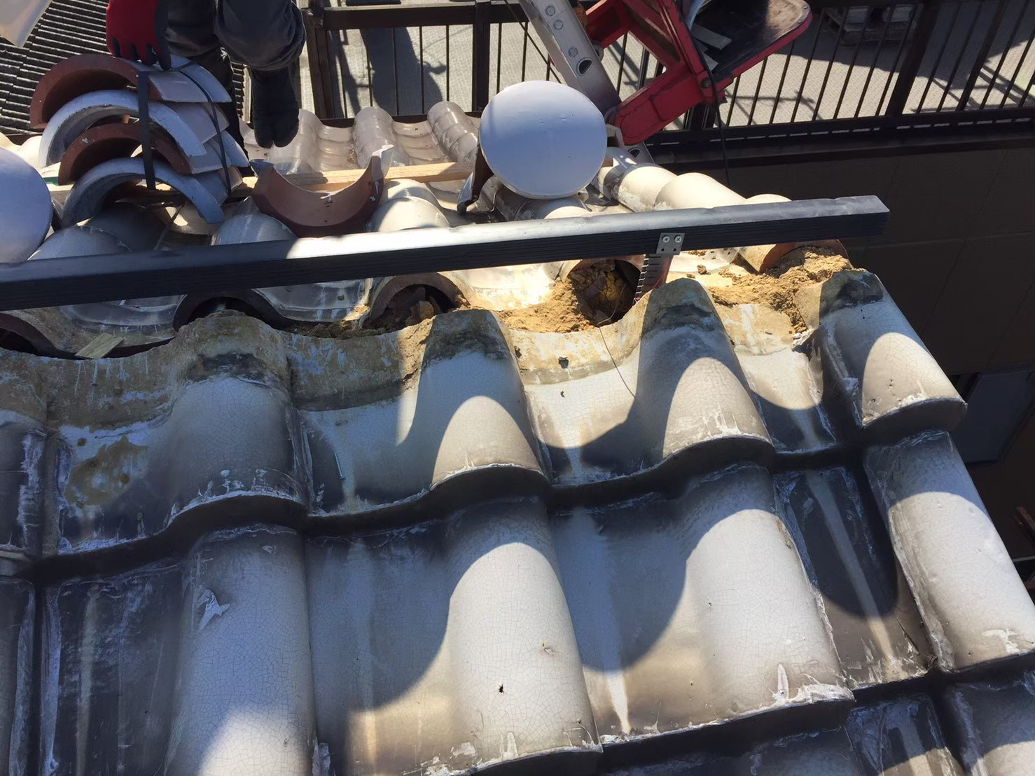 棟瓦の修繕取り直し